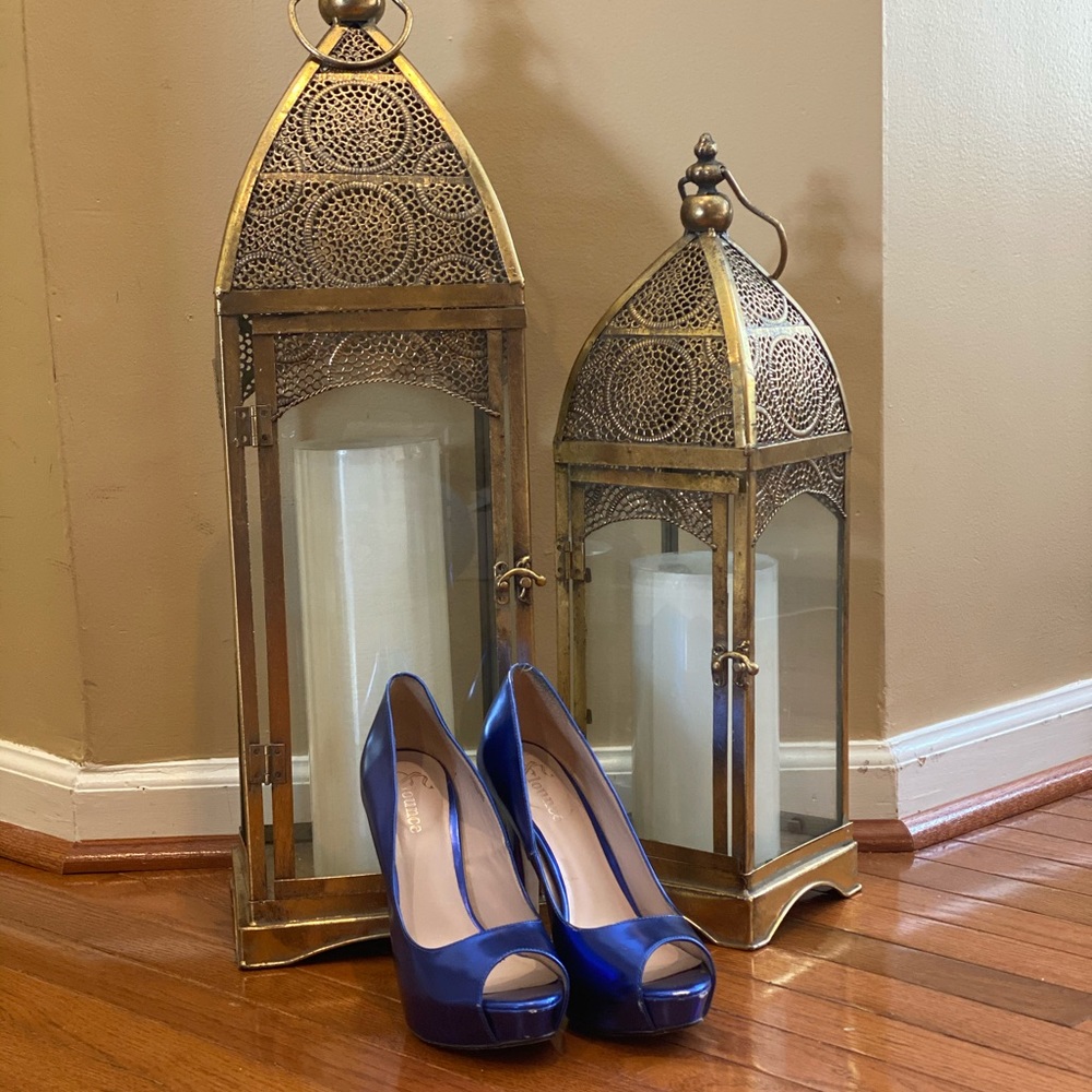 Flounce Pumps